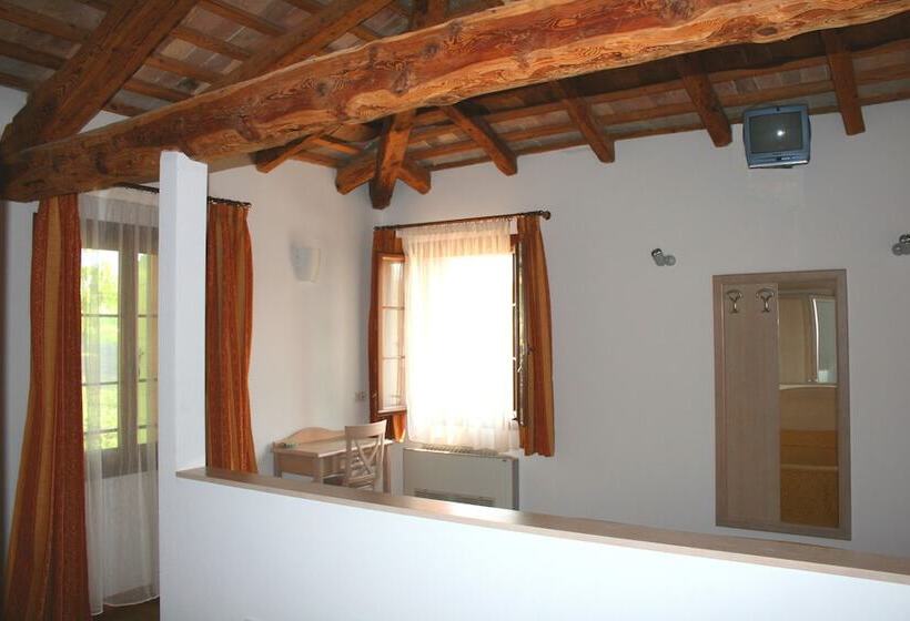 חדר סטנדרט לארבעה, Agriturismo La Meridiana