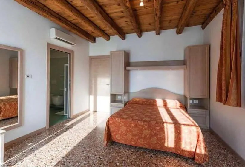 スタンダードスタジオ, Agriturismo La Meridiana