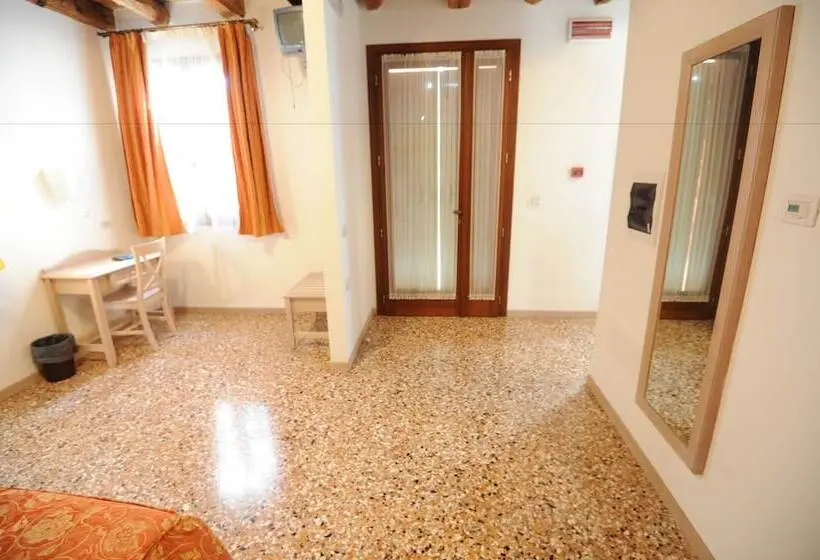 スタンダードスタジオ, Agriturismo La Meridiana