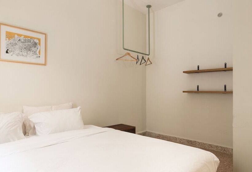 اتاق لوکس, The Grand Meshmosh