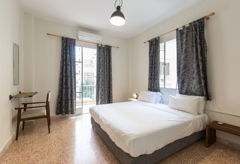 اتاق لوکس, The Grand Meshmosh