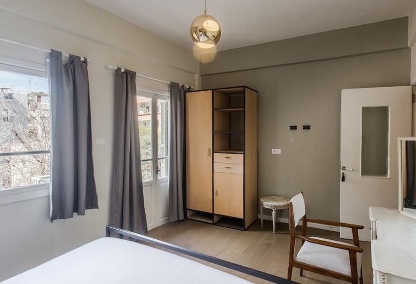 اتاق لوکس, The Grand Meshmosh