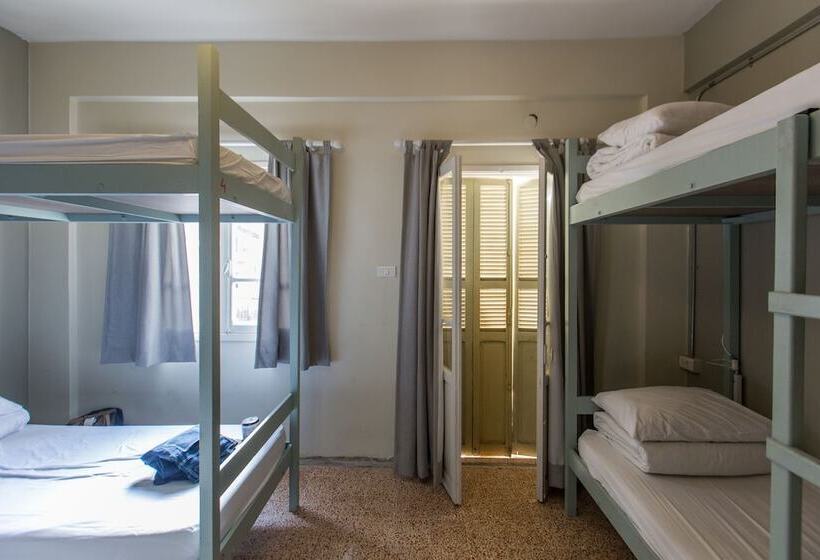 تختخواب در اتاق مشترک, The Grand Meshmosh