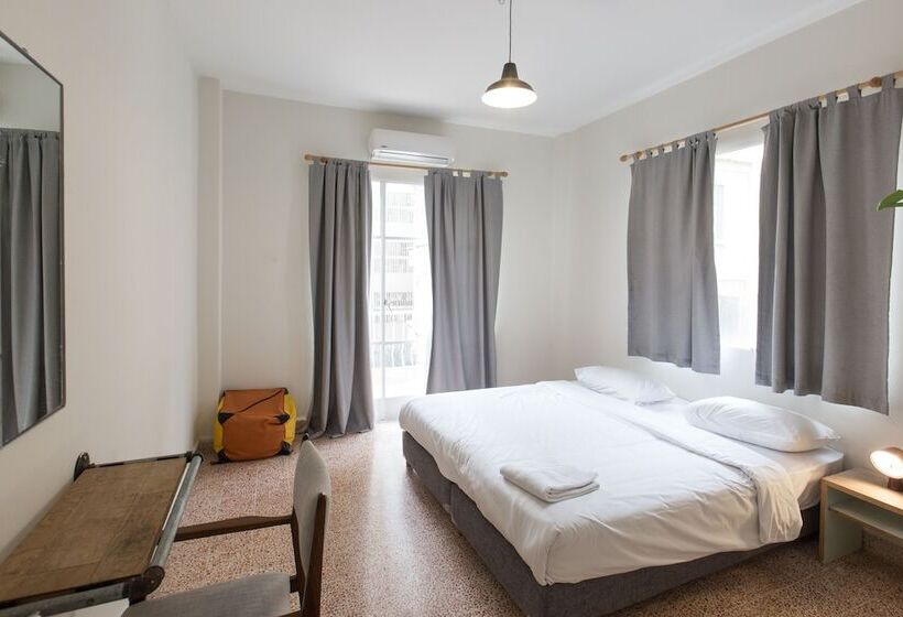 اتاق استاندارد با سرویس بهداشتی مشترک, The Grand Meshmosh