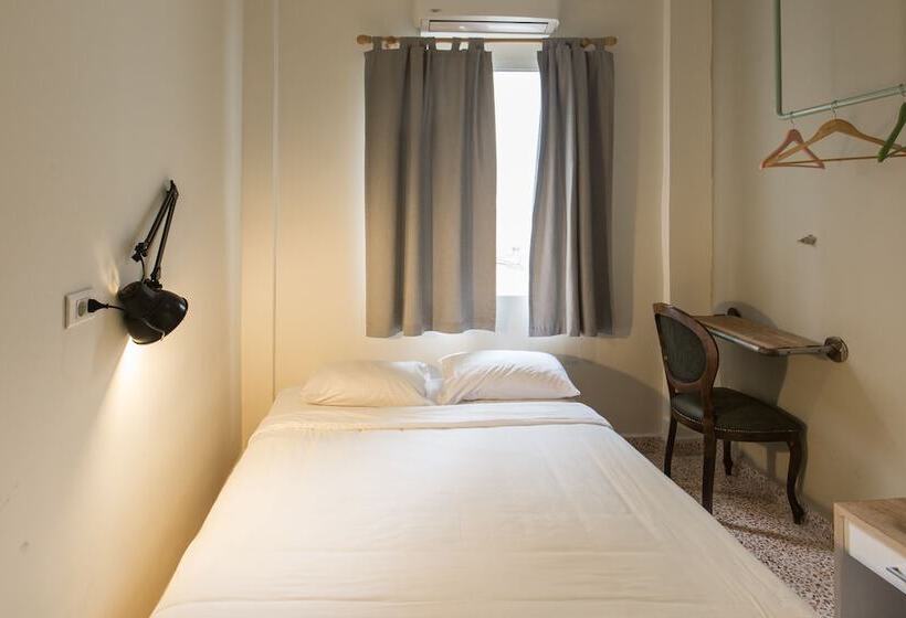 اتاق اکونومی, The Grand Meshmosh