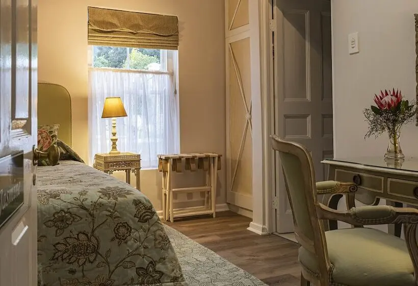 Standard Yhden Hengen Huone, L'auberge Chanteclair