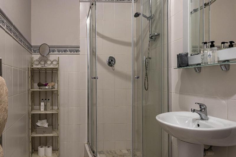 اتاق استاندارد یک نفره, L'auberge Chanteclair