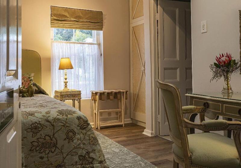 اتاق استاندارد یک نفره, L'auberge Chanteclair
