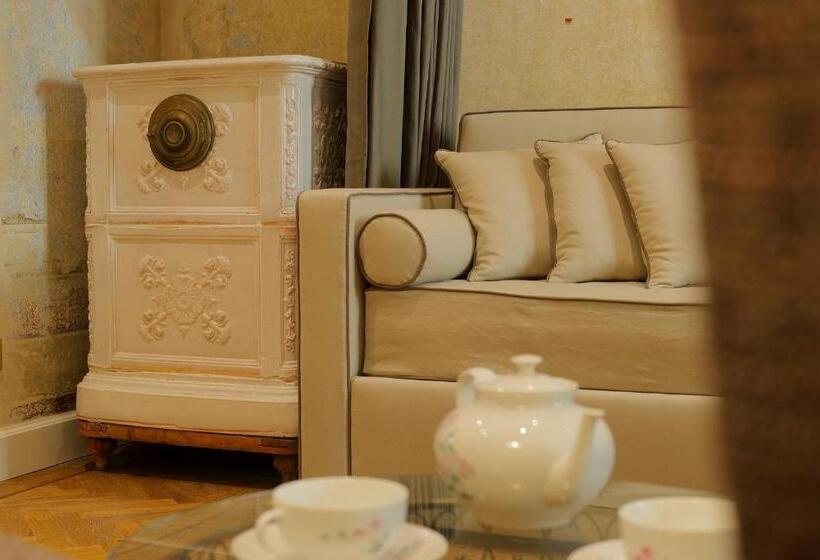 اتاق سوپریور سه تخته, Residenza La Musa Amarcord