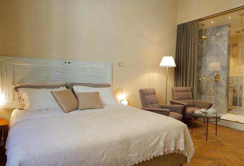 اتاق سوپریور سه تخته, Residenza La Musa Amarcord