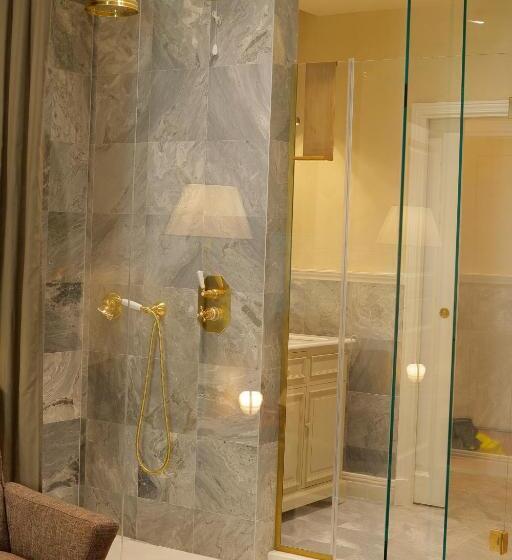 اتاق سوپریور سه تخته, Residenza La Musa Amarcord