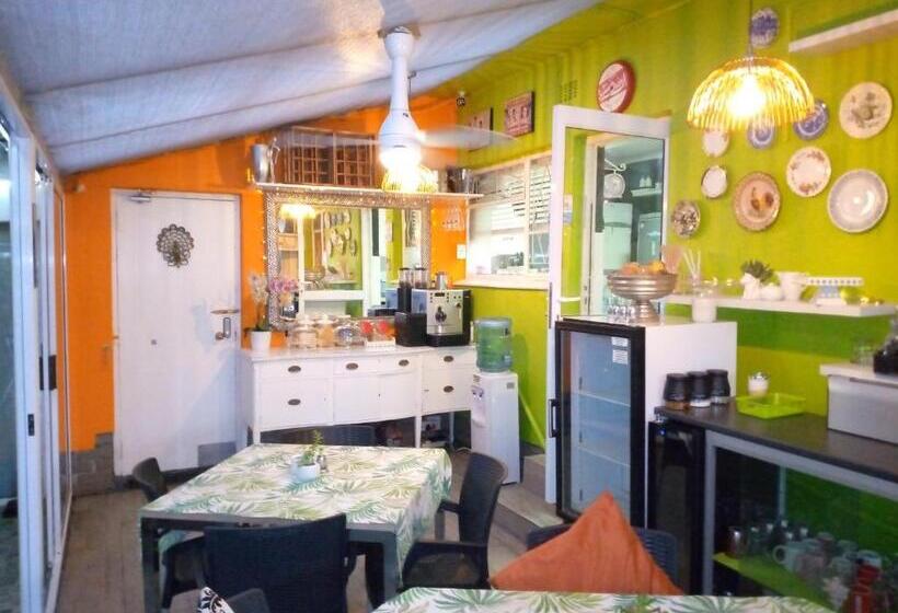 اتاق استاندارد با سرویس بهداشتی مشترک, Mitchell S Guesthouse