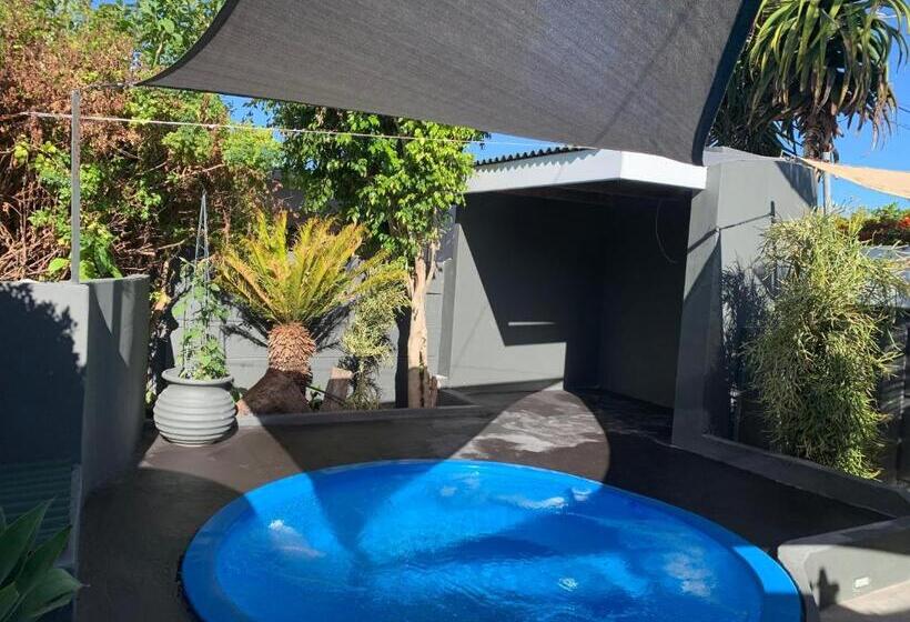 إستوديو قياسى, Mitchell S Guesthouse