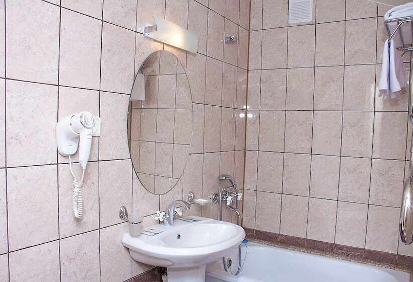 اتاق اکونومی, Moskovskaya Zastava