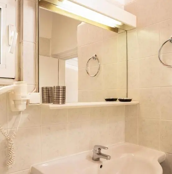 اتاق خانوادگی, Talos Hotel Apartments