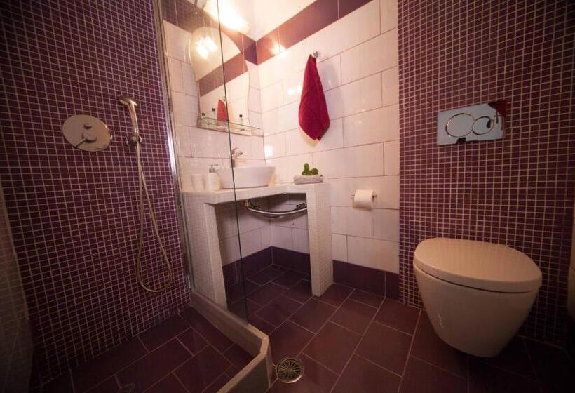 Standardzimmer mit Poolblick, Villa Anto