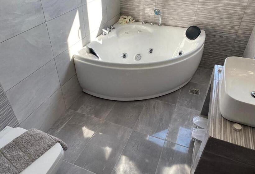 Economy Zimmer, Villa Anto