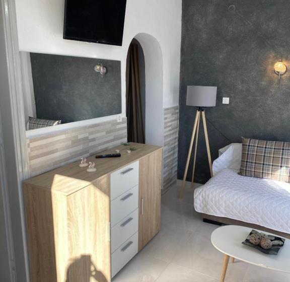 Economy Zimmer, Villa Anto