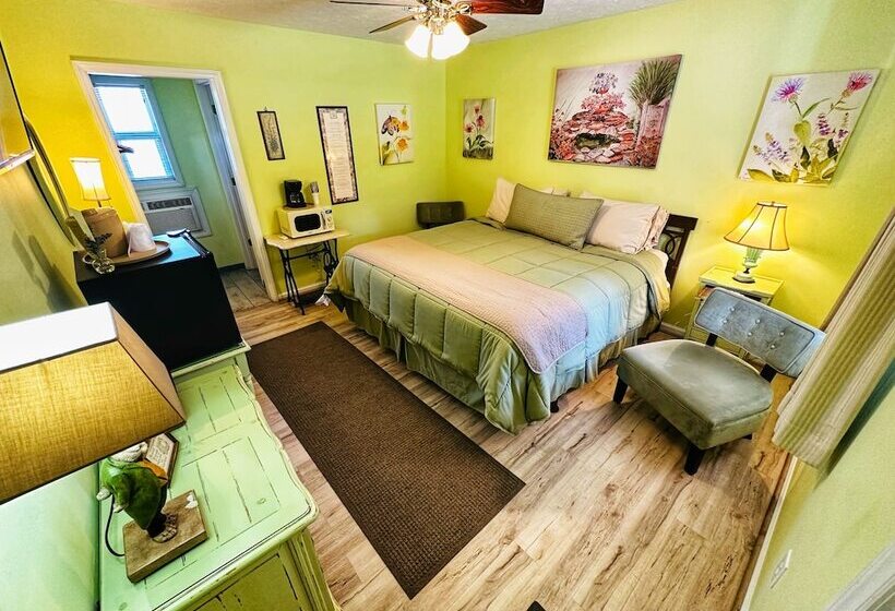 غرفة قياسية سرير كينج, Alpine Village Inn