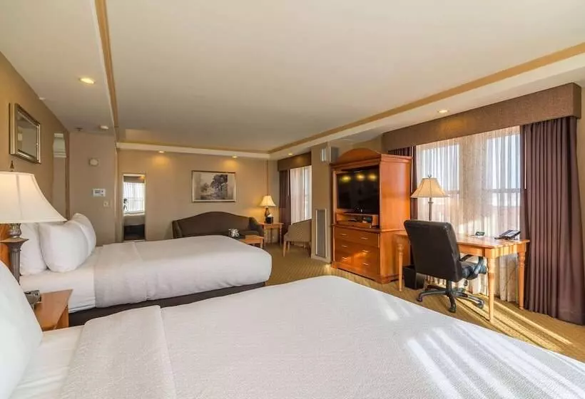 اتاق لوکس, Ambassador Hotel Milwaukee, Trademark Collection By Wyndham