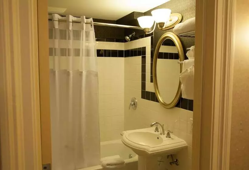 اتاق لوکس, Ambassador Hotel Milwaukee, Trademark Collection By Wyndham