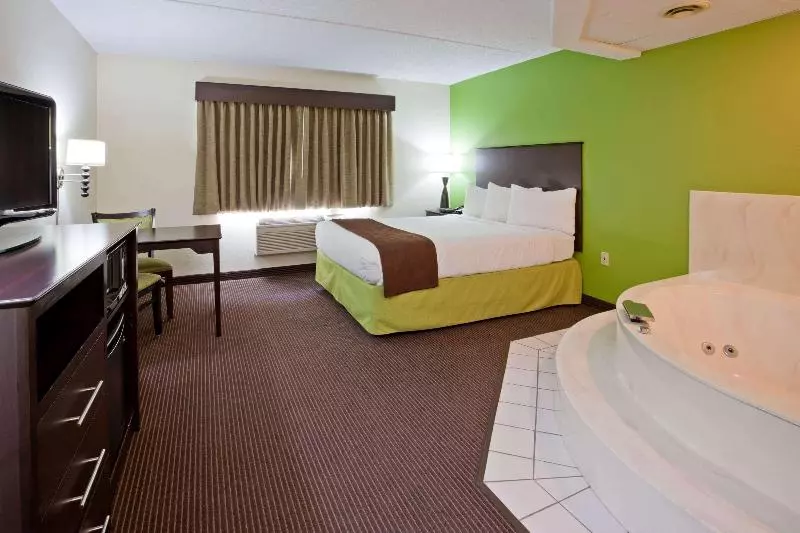 Deluxe Suite King Bed, Americinn By Wyndham Crookston U Of M Crookston