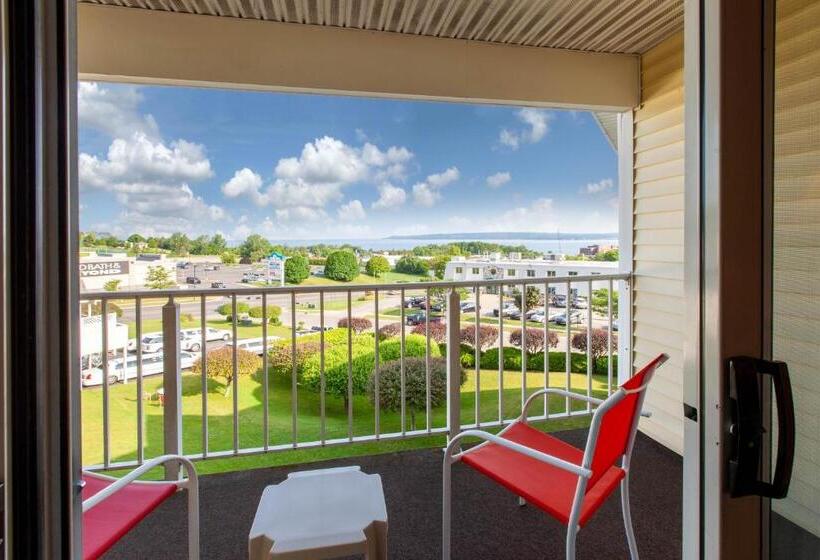 غرفة قياسية مزوَّدة بشُرفة, Apple Tree Inn; Surestay Collection By Best Western