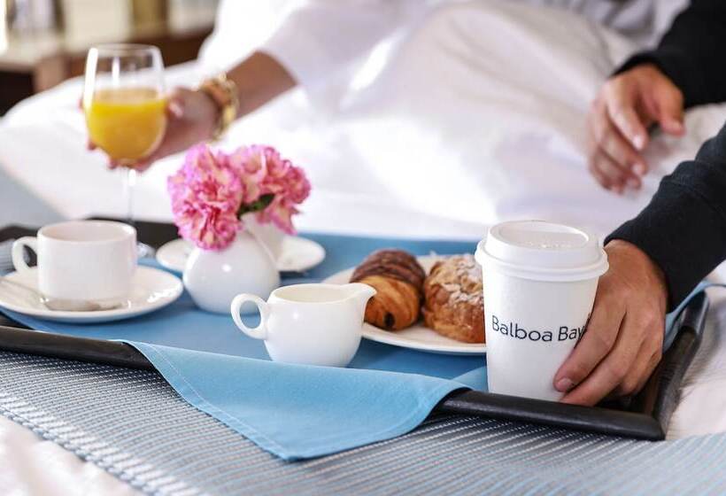 غرفه قياسيه سريرين مزدوجين, Balboa Bay Resort