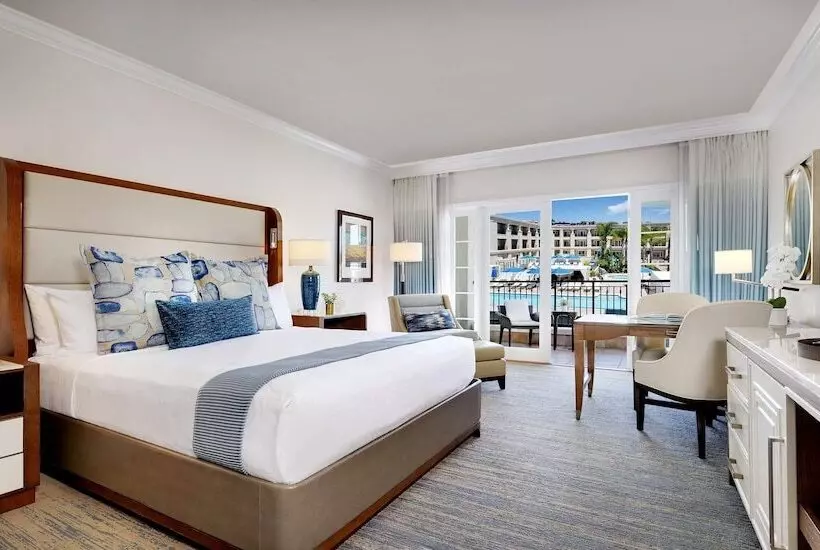 سوییت, Balboa Bay Resort