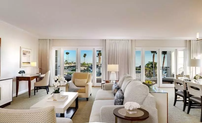 سوییت, Balboa Bay Resort