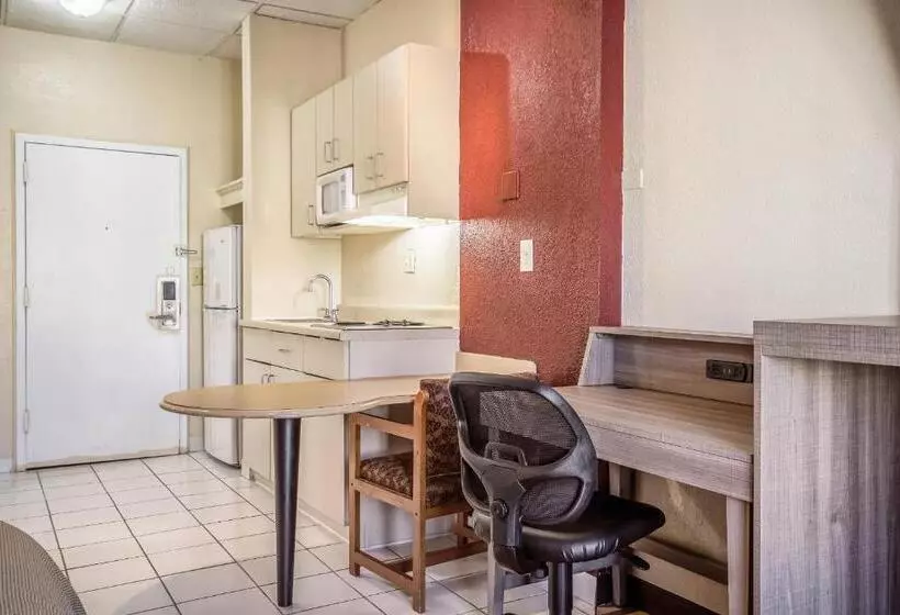 スイート, Countryside Suites Kansas City Independence I 70 East Sports Complex
