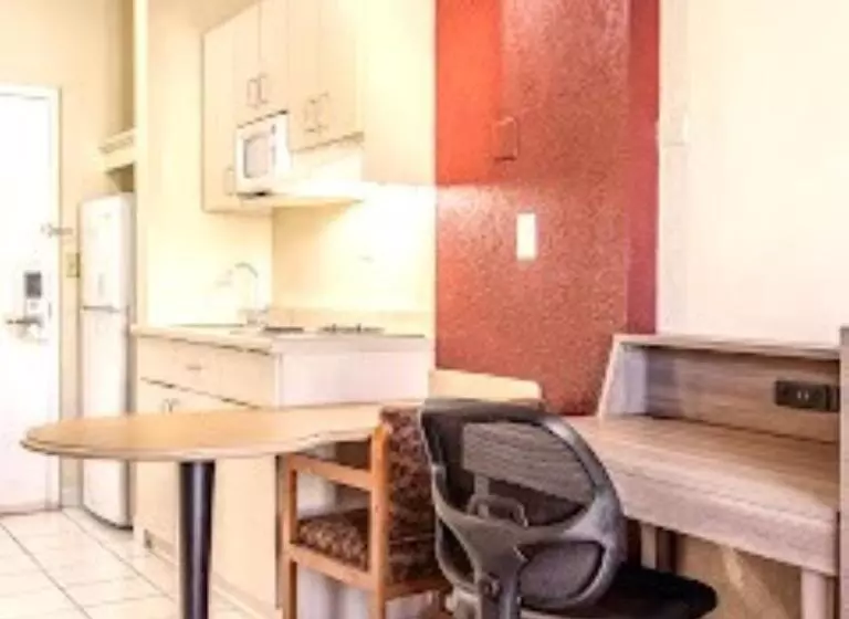 身障者適用スイートルーム, Countryside Suites Kansas City Independence I 70 East Sports Complex
