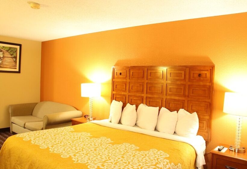 غرفة ديلوكس, Days Inn By Wyndham Black River Falls   Access To Atv Trail