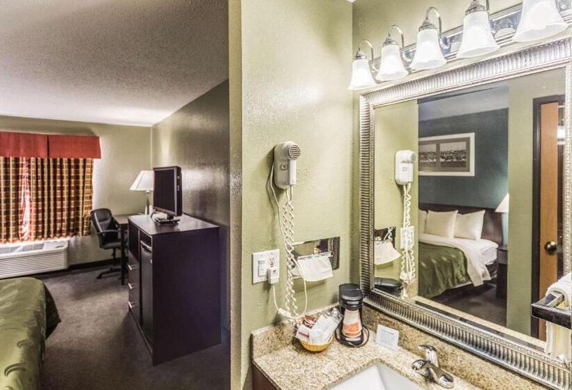 חדר סטנדרט עם מיטת קינג, Quality Inn Columbia City Near Us30