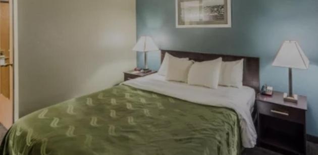 חדר סטנדרט מותאם לאדם עם מוגבלויות, Quality Inn Columbia City Near Us30