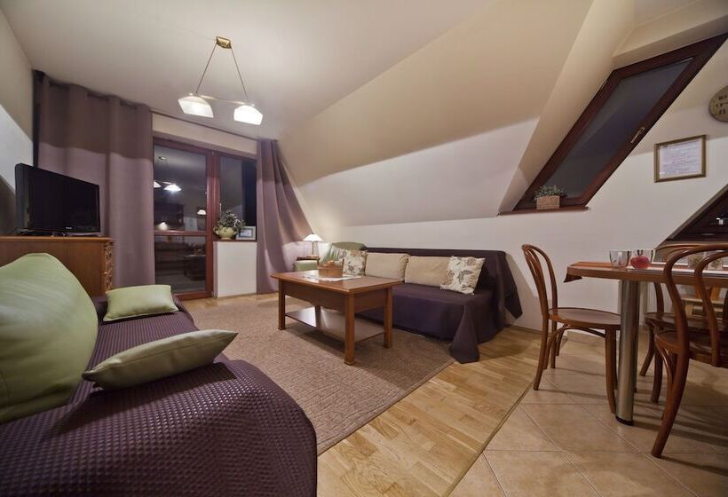 شقة غرفة نوم واحدة مزودة بشُرفة, Apartamenty Apartart Zakopane