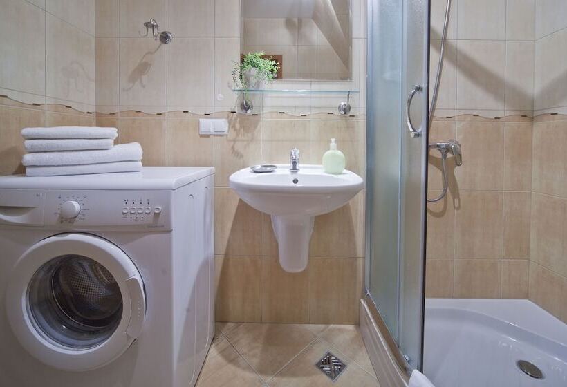 شقة غرفة نوم واحدة مزودة بشُرفة, Apartamenty Apartart Zakopane