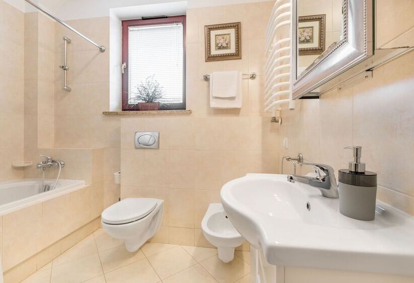 شقة غرفة نوم واحدة مزودة بشُرفة, Apartamenty Apartart Zakopane