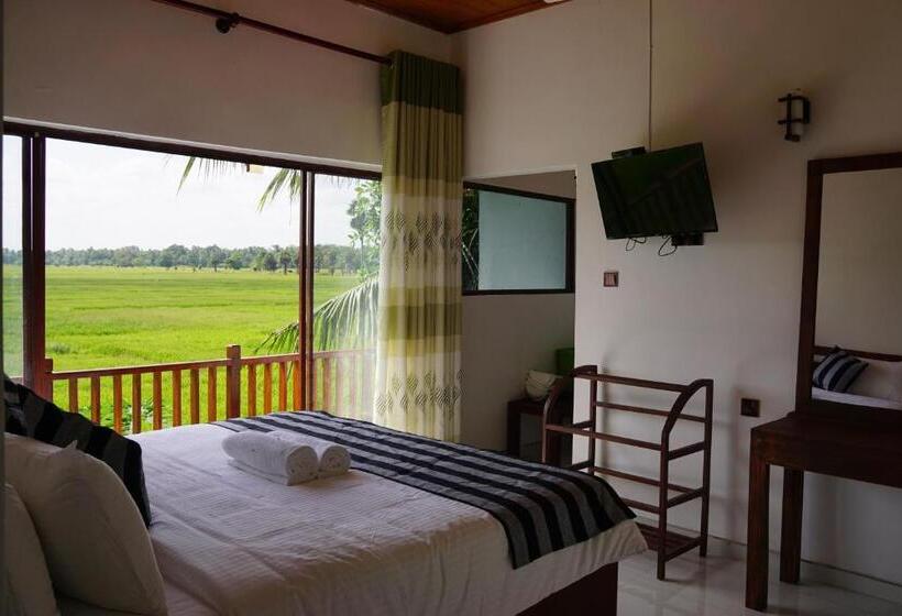 חדר סטנדרט עם מרפסת, Sunshine Tourist Rest