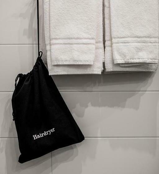 اتاق استاندارد سه نفره, 201