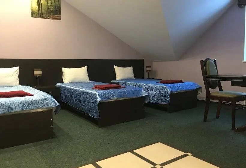 Habitació Triple Estàndard, Motel Sofia
