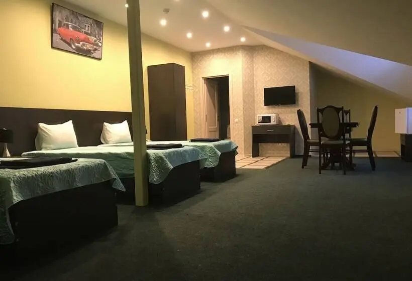 Habitació Quàdruple Estàndard, Motel Sofia