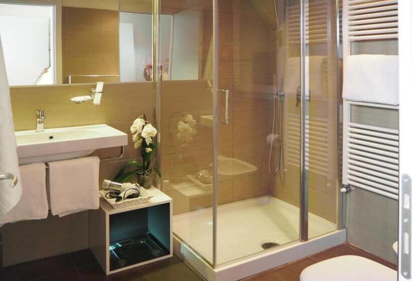 سوئیت جونیور خانوادگی, Residenza 54