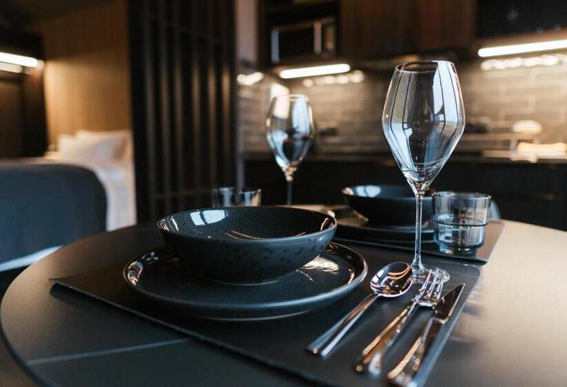 آپارتمان لوکس 1 خوابه, Black Beach Suites