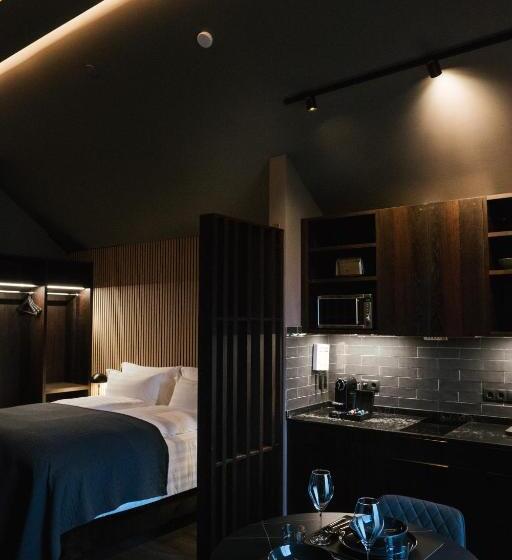 آپارتمان لوکس 1 خوابه, Black Beach Suites