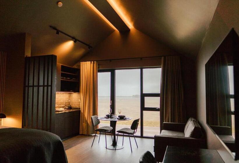 آپارتمان لوکس 1 خوابه, Black Beach Suites