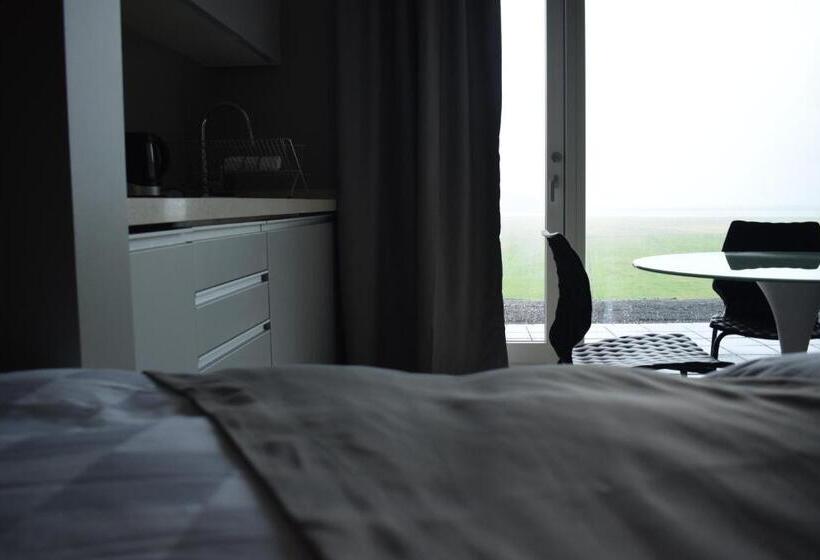 استودیوی استاندارد با چشم‌انداز دریا, Black Beach Suites