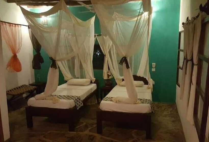 اتاق استاندارد با چشم‌انداز باغ, Eco Villas Watamu