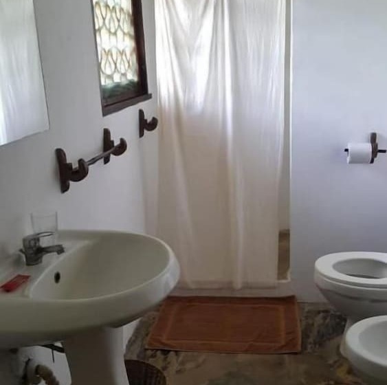 اتاق استاندارد سه تخته با چشم‌انداز باغ, Eco Villas Watamu