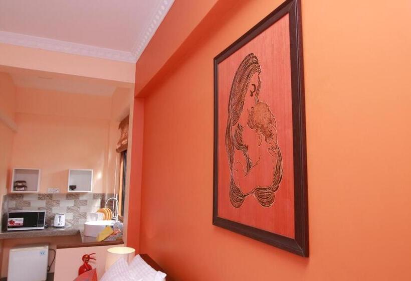 اتاق لوکس سه تخته, Athithi Villa